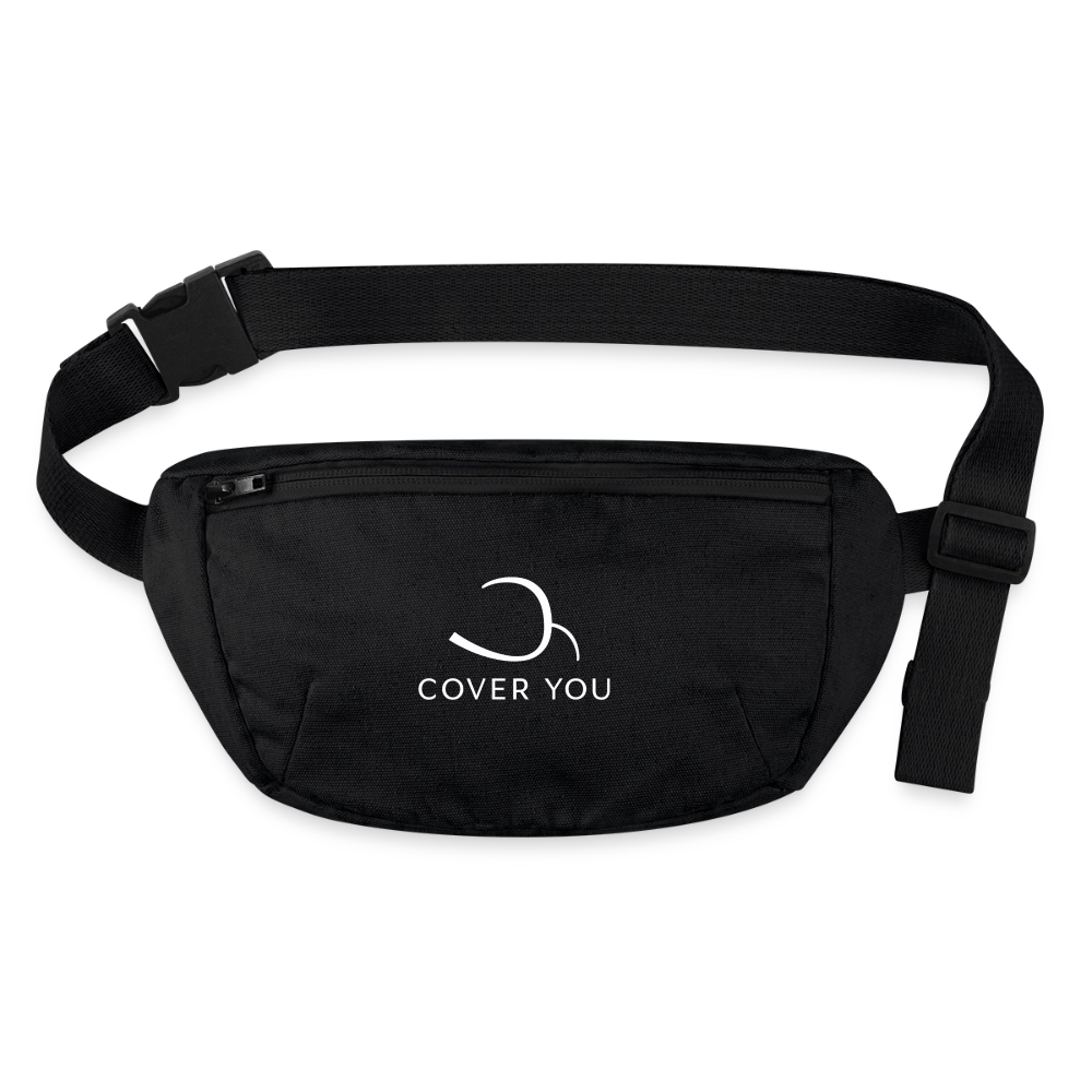 Sac banane COVER YOU noir en coton recyclé, logo blanc imprimé sur la poche avant, vu de face à plat