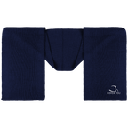 Écharpe COVER YOU bleu marine en maille côtelée, posée à plat, logo bienveillant blanc en bas d'un pan